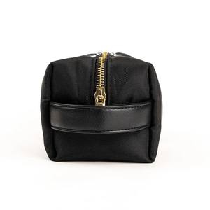 Sac organisateur de maquillage élégant de haute qualité en nylon à fermeture éclair Tissu Oxford durable Voyage pour trousse de toilette Logo personnalisé pour tous les jours - Product Image 5