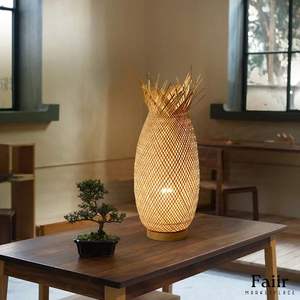 Lámpara de Mesa de Bambú Diseñada para Crear una Iluminación Ambiental Cálida con Textura de Bambú Natural y Base Estable - Product Image 3