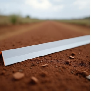 Disque de ponçage trapézoïdal en aluminium auto-adhésif de 2000 mm de long, 1,1 mm d'épaisseur, avec rainure pour le pouce/capuchon d'extrémité - Product Image 3
