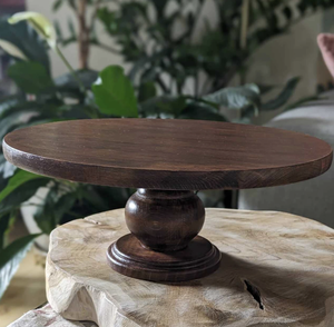 Expositor de Pastel de Madera Natural con Estilo Único, Diseño Personalizado con Acabado Natural - Product Image 3