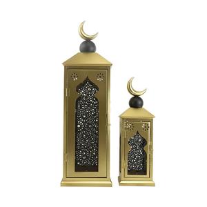 Juego de Faroles de Ramadán de Metal Dorado de Lujo con Luna Creciente en la Parte Superior, Paneles con Corte Intrincado, Elegante Portavelas para Decoración Festiva del Hogar - Product Image 2