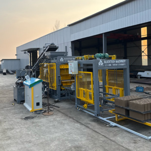 Machine hydraulique QT4-15 pour la fabrication de <span class=keywords><strong>blocs</strong></span> en béton |   Ligne de production - Product Image 2