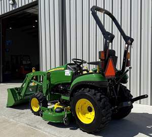 Tracteur à roues John Deere 3039R d'occasion, 30 CV, 4 roues motrices, transmission par engrenages, moteur, boîte de vitesses, roulement, machines agricoles rotatives - Product Image 6