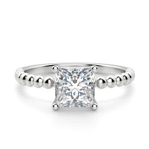 แหวนหมั้นเพชรโมอิสนิ่มประดับลูกปัดเจ้าหญิงตัด - Product Image 4