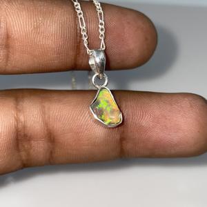 Pendentif en opale naturelle éthiopienne fait à la main en argent Sterling 925 multi-feu Vintage diamant placage charmant alliage bijoux pour - Product Image 1