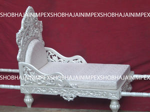 Doli en bois pour l'entrée de la mariée, paon - Product Image 4