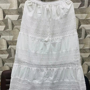 Femmes et filles décontracté Long coton léger brodé Lehenga Maxi jupe blanc taille élastique gland confortable élégant - Product Image 1