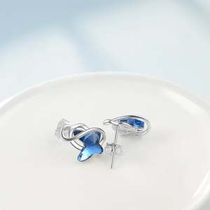 Orecchini a Farfalla Blu con Cristalli Swarovski in Argento Sterling - Product Image 4