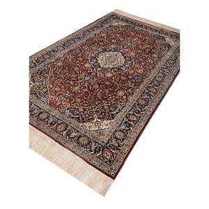 Tapis rectangulaire moderne Gulmarg bleu en soie noué à la main, motif médaillon, pour la maison, technique tuftée en viscose, polyester et nylon - Product Image 2