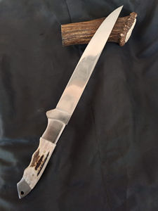 Cuchillo de Caza de Acero Inoxidable Forjado a Mano Personalizado, Borde Dentado, Punta de Clip, Mango de Asta de Ciervo, Garantía de 3 Años - OEM, Uso en Cocina y Caza - Product Image 2