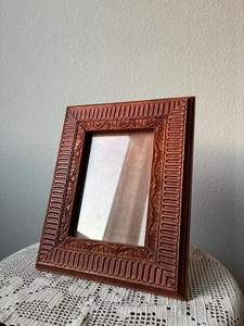 Cadre photo en bois personnalisé pour les portraits de famille, décoration murale avec un design sculpté élégant, détails en bois artisanaux traditionnels - Product Image 2