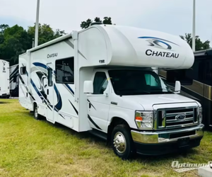 Vente de camping-cars et caravanes d'occasion abordables 2022 2024 2023 FOR-Thor Chateau Classe C pour des aventures familiales et des voyages routiers économiques - Product Image 1