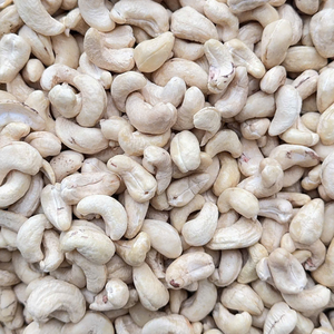 Vente flash 2025 Noix de cajou brutes Cashew Ws Kaju Badam 1Kg Prêt à expédier Santigo Haute qualité Comestible Vietnam - Product Image 1