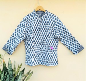 Abrigo de invierno de algodón acolchado hecho a mano con diseño estampado de bloque floral reversible para mujer, cuello levantado con botón más cerca, regalo especial - Product Image 1