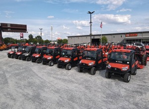 รถอเนกประสงค์ Kubota RTV X1100C UT4x4 รถแทรกเตอร์สำหรับฟาร์ม รถกอล์ฟ รถอเนกประสงค์ 4 ที่นั่ง พร้อมกระบะบรรทุก และอุปกรณ์ไถหิมะ - Product Image 4