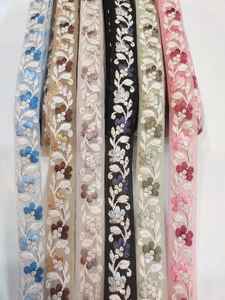 ชุดแต่งงานทำมือตัดแต่งลูกไม้ปักสีสันสดใส - Product Image 2