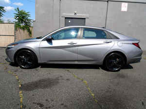 Silver 2024 SEL FWD, Asientos de Cuero Oscuro, Sistema de Navegación, Arranque Remoto, Techo Panorámico, Android Auto, Llantas de Aleación R17 - Product Image 2