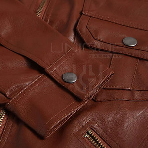 Chaqueta de cuero de PU asequible para hombres Ropa de calle ajustada ligera, colores personalizados disponibles, venta al por mayor directa de fábrica - Product Image 6