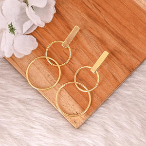 Boucles d'oreilles clous classiques en laiton plaqué or jaune, boucles d'oreilles clous de créateur faites à la main en laiton plaqué or de haute qualité, cadeau d'anniversaire - Product Image 3