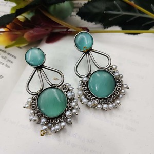 Pendiente de plata con diseño de corazón ligero con piedra Monalisa, ropa de fiesta para niñas y regalo con piedra principal de diamantes y perlas - Product Image 2