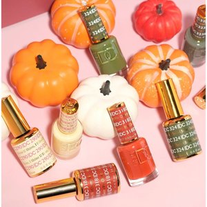 Set di Smalti per Unghie A10jet DND DC Guilty Pleasures con Gel e Lacca Abbinati - Product Image 1