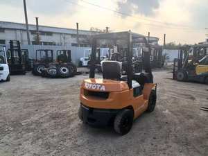 Chariot élévateur diesel Toyota 3 tonnes, moteur neuf, pour usage de construction, avec pompe, moteur et roulement - Product Image 6