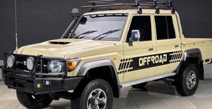 Toyota Land Cruiser pickup 2018, Volante a la Derecha, Usado, Diésel, con Asientos de Cuero, Caja de Cambios Manual, Volante a la Izquierda - Product Image 3