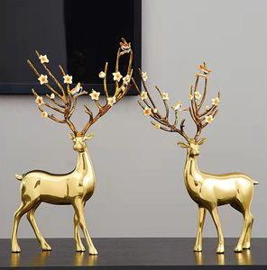 Juego de Esculturas de Ciervos Chapadas en Oro, Estatua de Animal Moderna para Decoración de Mesa, Sala de Estar u Oficina, Diseño Artístico Contemporáneo - Product Image 5