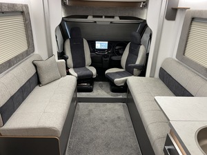 Lujo 4WD Mobile Motorhome Caravan Trailers New Outdoor Off-Road RV Camper Van para acampar con inodoro Mini Camper - Product Image 4