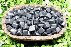 คริสตัลชุนไหต์ธรรมชาติขัดเงาอย่างสวยงาม สไตล์ฮวงจุ้ย สำหรับสะสม การทำสมาธิ และการบำบัด - Product Image 6