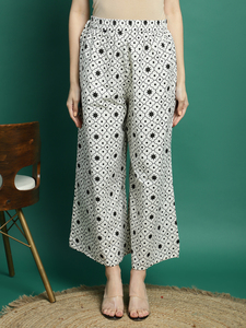 Magnifique Kurta indienne brodée à col en V droit et manches trois quarts, coupe évasée, pour femme, avec pantalon Palazzo assorti - Product Image 6