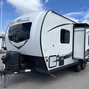 Caravane d'occasion 2023 F-o-r-e--s-t R-i-v-e-r Flagstaff Micro Lite 21FBRS à vendre - Product Image 1