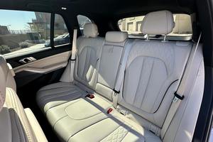 Auto Usado Confiable, BMW X5 M50i 2022, Motor V8 Twin-Turbo, Tracción en las Cuatro Ruedas - Product Image 5