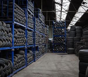 Pneus de camion robustes 11R22.5 11R24.5 Marque OEM Garantie d'un an - Product Image 1