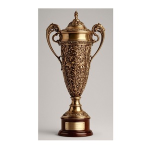 Trofeo de metal personalizado con acabado en oro antiguo con forma creativa, perfecto para celebrar la excelencia profesional y los honores - Product Image 3