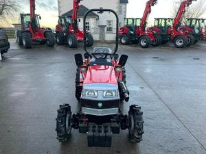 Mini tracteur compact VST FIELDTRAC 180D 50 HP Diesel 4WD pour petites fermes et jardins pompe à haute productivité économe en carburant - Product Image 2