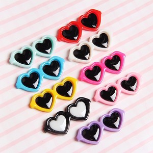 Fabricant <span class=keywords><strong>pas</strong></span> <span class=keywords><strong>cher</strong></span> coeur lunettes de soleil <span class=keywords><strong>chien</strong></span> cheveux accessoires mignon chiot pinces à cheveux - Product Image 4
