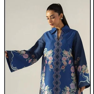 Elegante conjunto de Shalwar Kameez con estampado completo en algodón importado, estilo de uso diario de tendencia para ropa India pakistaní de los años 30 a 31 - Product Image 1