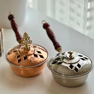 Quemador de Incienso de Latón para Rutinas Diarias de Yoga, Mejora la Respiración y la Meditación con un Aroma Relajante - Product Image 1