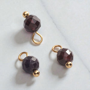 Abalorios de Cristal de Granate Facetado de Alta Calidad, Colgante con Argolla Chapada en Oro para Hacer Joyas, Collares y Pulseras - Product Image 1