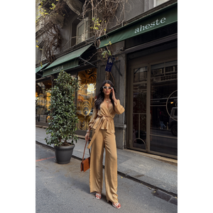 Conjunto de Blusa Cruzada con Lazos y Pantalones de Satén Beige para Mujer - Product Image 6