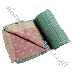 Colcha Navideña Vintage 100% Algodón, Edredón Indio, Manta, Hecha a Mano, Kantha Fina, Reversible, Cosida a Mano - Product Image 3