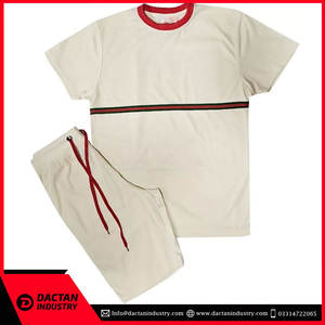 Short de sport de fitness pour hommes, style street, vente en gros bon marché short de course brodé à motifs solides - Product Image 5