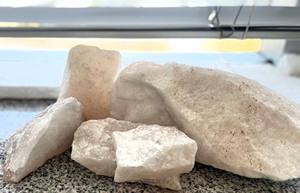 Pierre de quartz siliceux blanc neige d'Éthiopie |   Pierres de quartz ultra-pures (99,998 % SiO2) en morceaux pour usage industriel, en vrac - Product Image 2