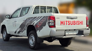 Limpio seminuevo 2023 MITSUBISH-I de L-200 - Product Image 4