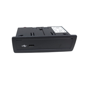Porta USB Mercedes GLB Serie (X247) A2478203902 (19>) - Product Image 5