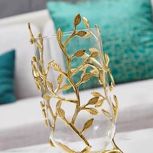 Vase en verre doré élégant avec motif de feuilles pour une occasion spéciale, décoration de table de réunion et cadeau en provenance d'Inde - Product Image 6