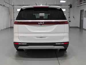 Minivan Kia Carnival EX FWD 2024 de Lujo, para Pasajeros, Transmisión Automática de 8 Velocidades, Gasolina - Product Image 4