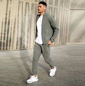 Bomber tissé utilitaire entièrement personnalisé en polyamide 85% élasthanne olive, avec poignets entièrement zippés, graphite, 15% - Product Image 4