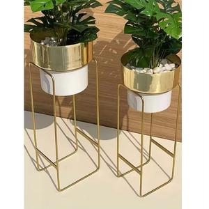 Soporte de maceta de hierro de Metal de lujo con acabado dorado de diseño tradicional, decoración de jardín interior y exterior para uso doméstico - Product Image 1